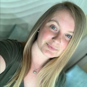 Meet your Posher, Demi